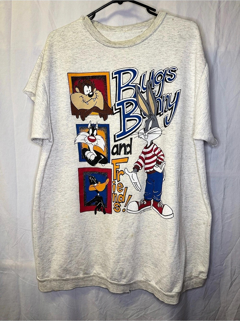 Warner Bros. Bugs Bunny and Friends 1994 Vintage Sweatshirt. Bugs Bunny and